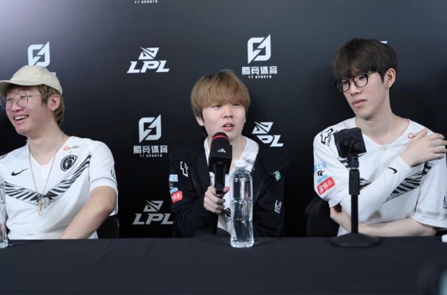 西甲公布联赛第二轮对阵：皇马和巴萨均在客场对阵本赛季升班马